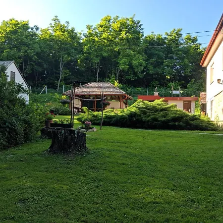 Romai Fuerdo Apartmanhaz Bakonynana Exterior photo